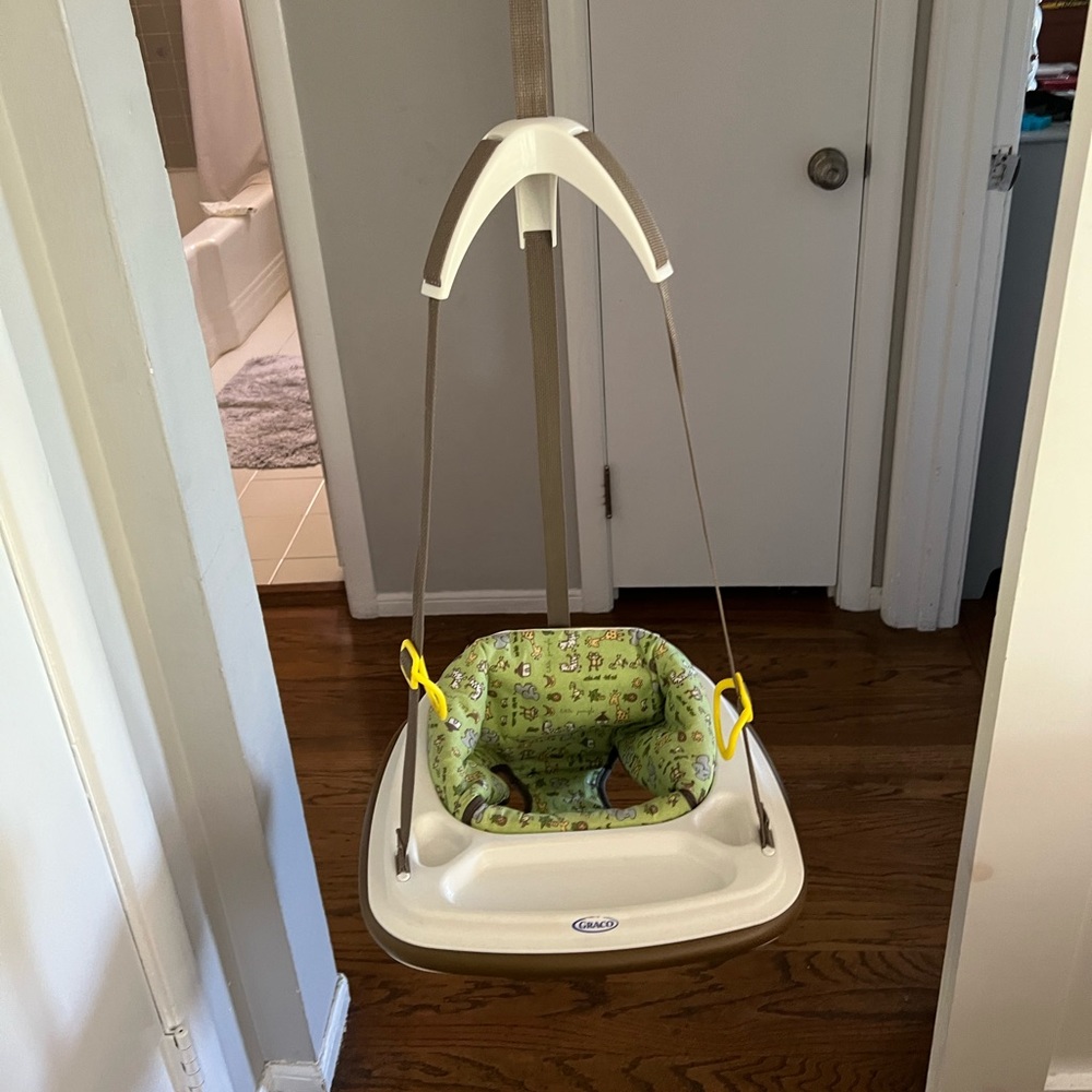 Graco Doorway Bumper Jumper - great condition